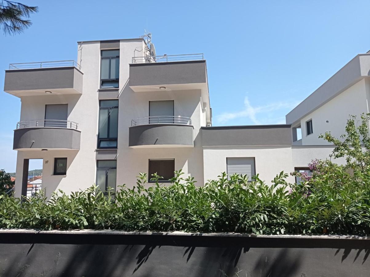 Studio Apartment With Pool بولا المظهر الخارجي الصورة