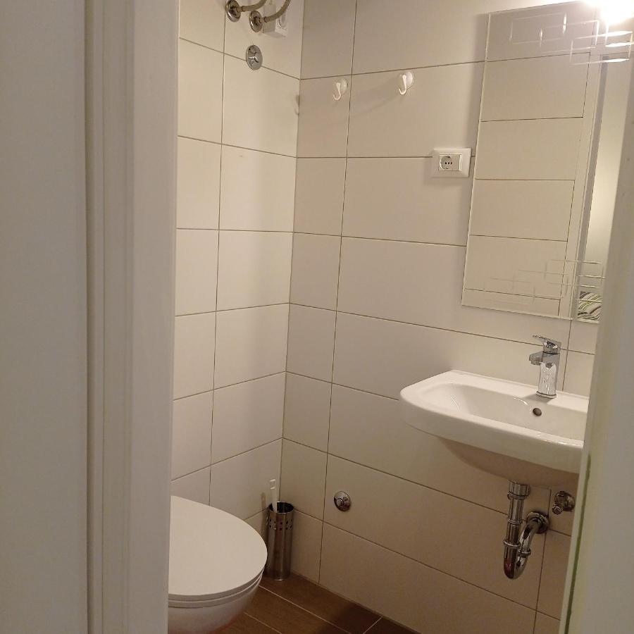 Studio Apartment With Pool بولا المظهر الخارجي الصورة
