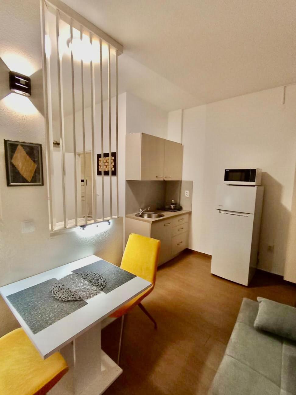 Studio Apartment With Pool بولا المظهر الخارجي الصورة